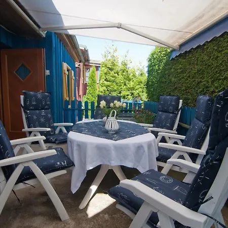 Blaues Haus an der Wohlenberger Wiek * Gramkow