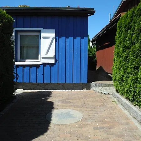 Blaues Haus an der Wohlenberger Wiek Ferienhaus *